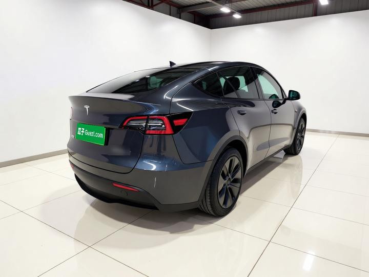 Model Y 2024 RWD photo 6
