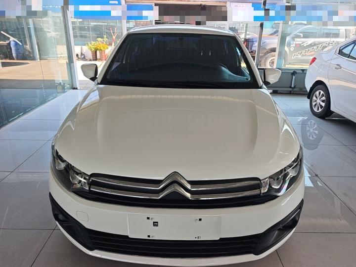 2018 Facelift 1.6L MT Fashion photo 2