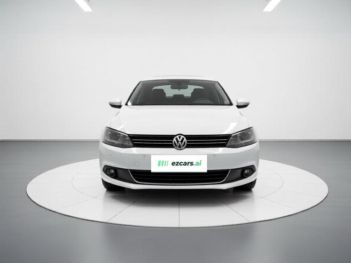 Sagitar 2014 Facelift 1.4TSI MT Luxury photo 2