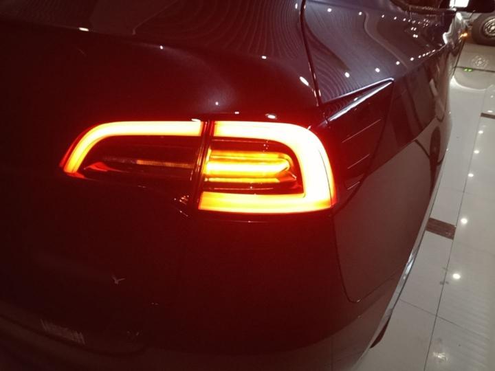 Model Y 2024 RWD photo 7