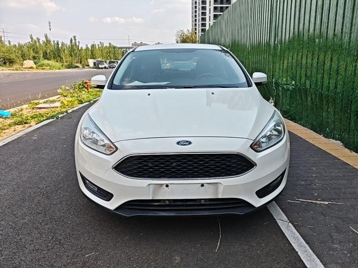 Focus 2017 Hatchback 1.6L AT Comfort photo 2