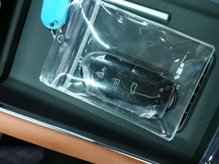 HIMA AITO M5 2025 EREV Ultra AWD photo 8