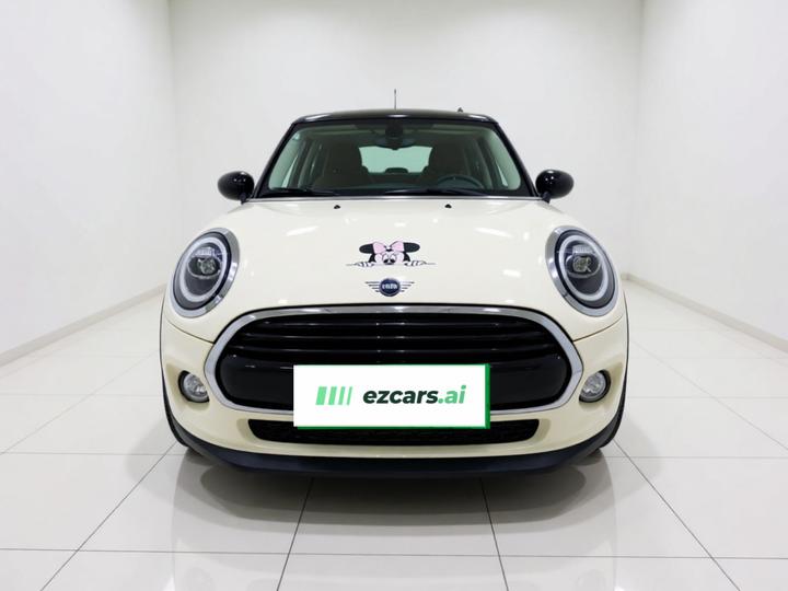 2019 1.5T COOPER 5-Door photo 2