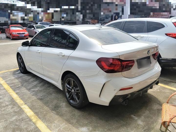 1 Series 2023 120i M Sport photo 4