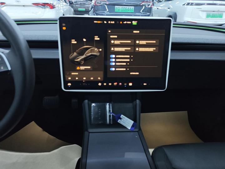 Model 3 2023 Long Range AWD photo 4
