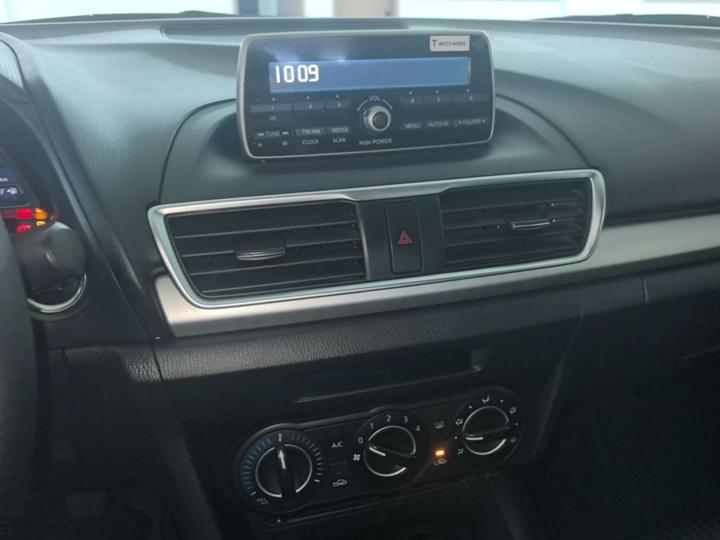 3 Axela 2016 Sedan 1.5L MT Comfort photo 8
