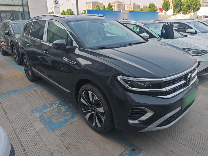 2024 380TSI AWD Luxury Pro 6-Seater photo 3