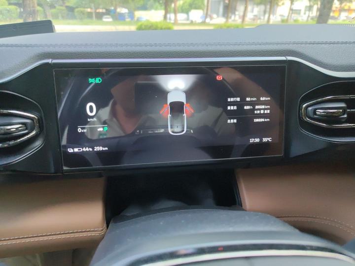 ES6 2020 600KM Sport photo 2