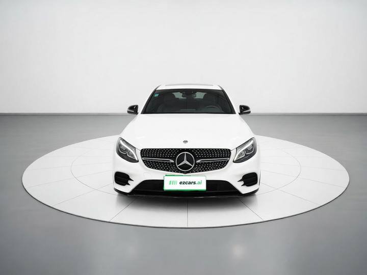 GLC Coupe 2018 GLC 260 4MATIC Coupe SUV photo 2
