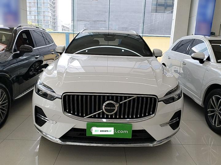 XC60 2022 B5 AWD Luxury photo 2