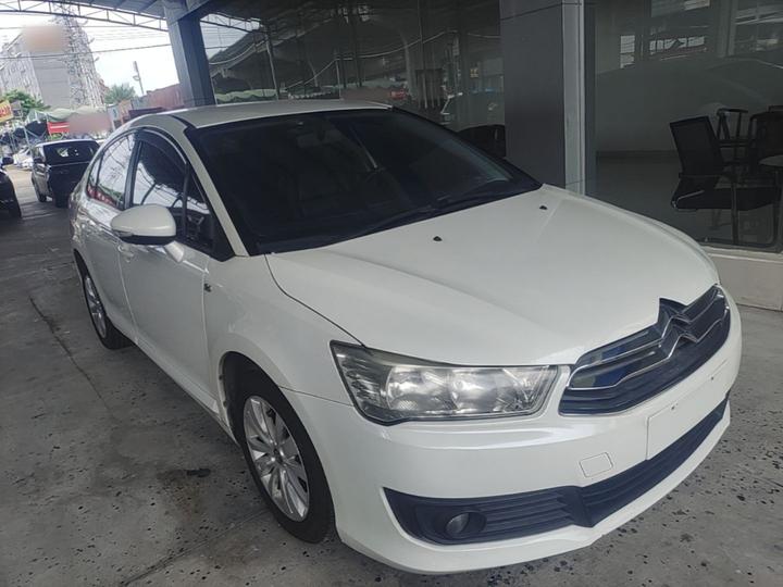 2013 Sedan 2.0L AT photo 3