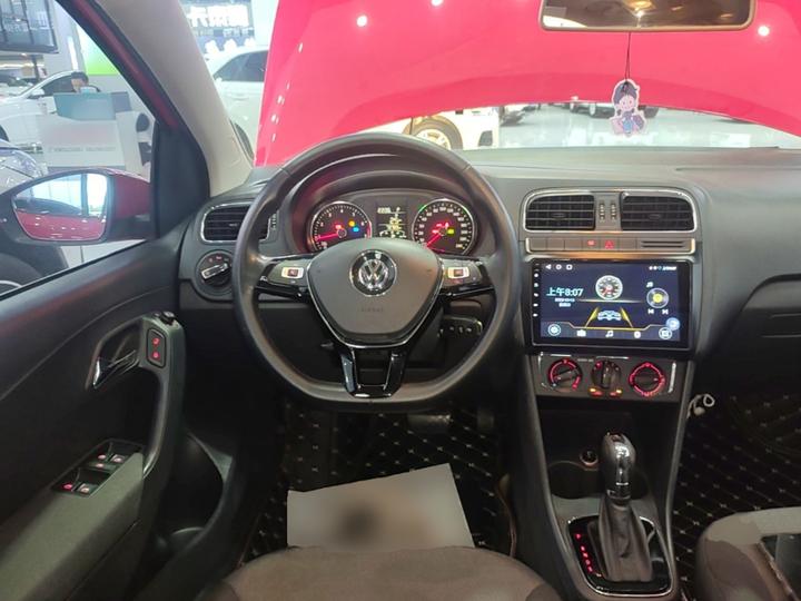 Polo 2016 1.6L AT Comfort photo 6