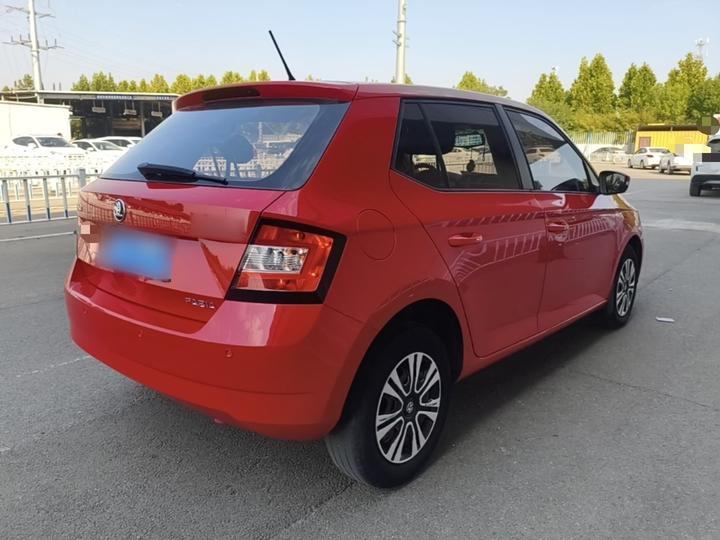 Fabia 2015 1.4L MT photo 4