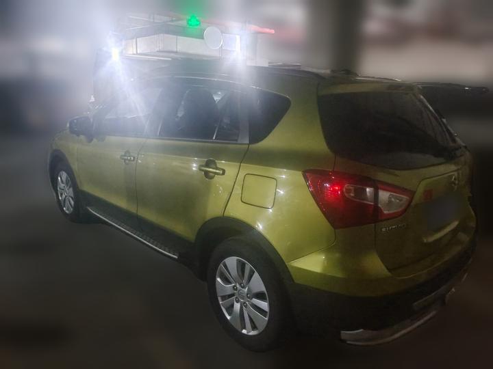 2015 1.6L CVT RWD Progressive photo 4