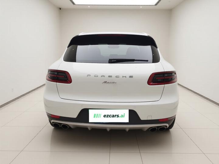 2017 Macan 2.0T photo 5