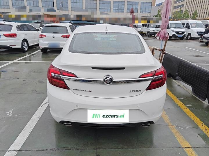 Regal 2015 1.6T Elite Tech photo 3