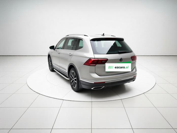 Tiguan L 2017 330TSI AT RWD Luxury photo 4