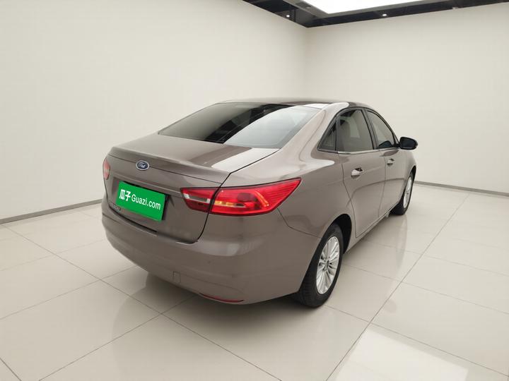 Escort 2015 1.5L MT Comfort photo 4