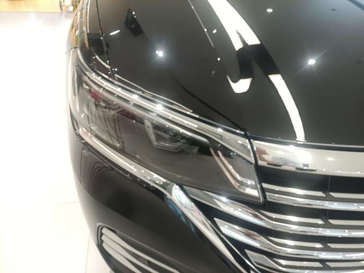 Viloran 2024 380TSI Premium photo 7