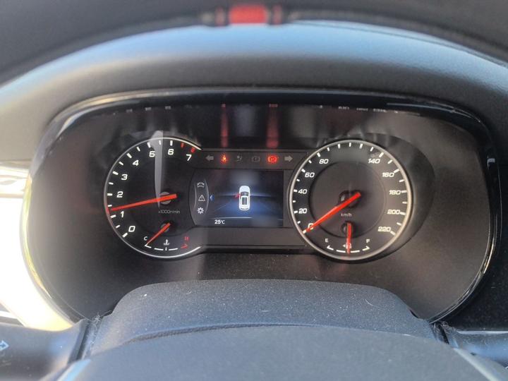 CS35PLUS 2019 1.6L MT Upgraded photo 4