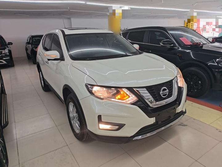X-Trail 2017 2.0L CVT Comfort 2WD photo 3