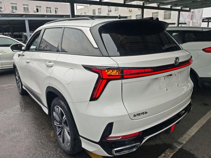 CS75 PLUS 2023 3rd Gen 1.5T AT Premium photo 4