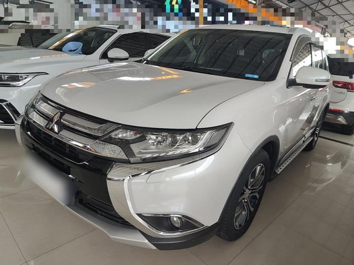 Outlander 2016 2.4L AWD Luxury 7-Seater