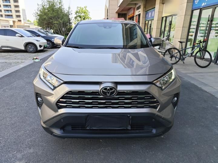 RAV4 2020 2.0L CVT RWD photo 2