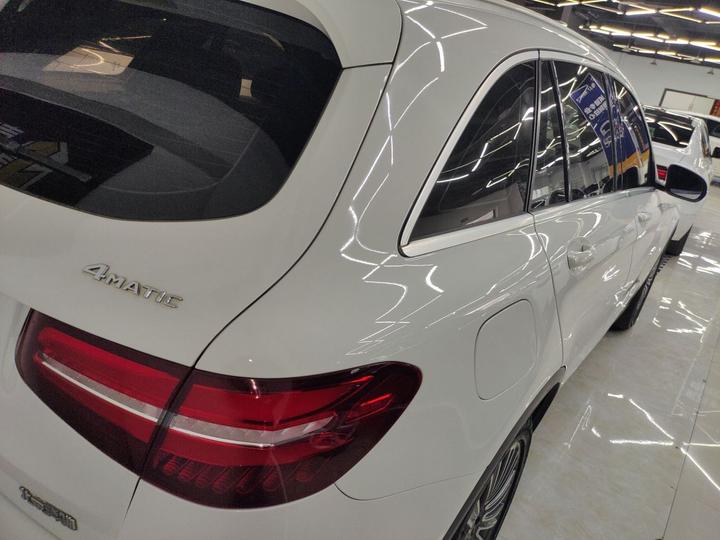 GLC 2017 GLC 260 4MATIC Dynamic photo 4