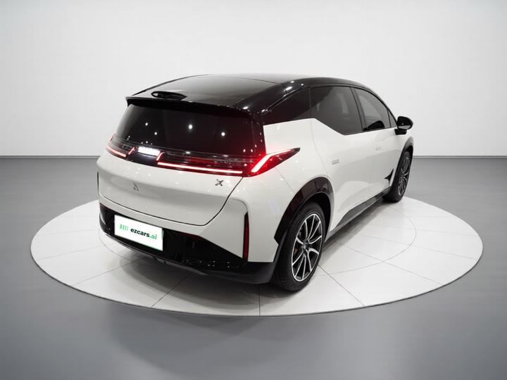 X 2023 AWD YOU 4-Seater photo 4