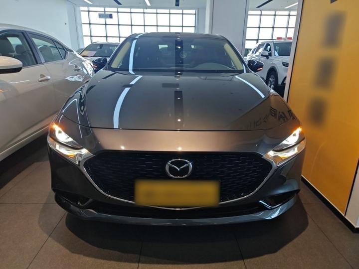 3 Axela 2022 2.0L AT photo 2