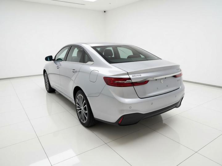 A 2019 Standard Range photo 4