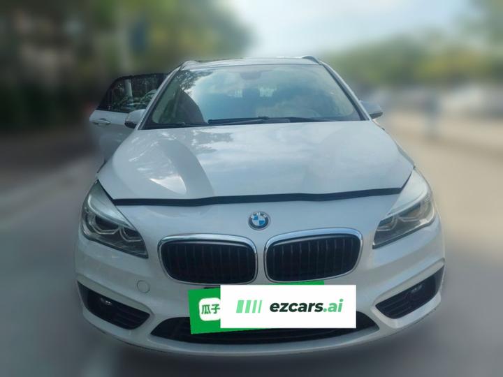 2 Series Wagon Imported 2015 218i Sport Design Package photo 2