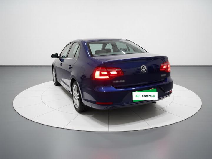 Bora 2015 1.6L MT Comfort photo 4