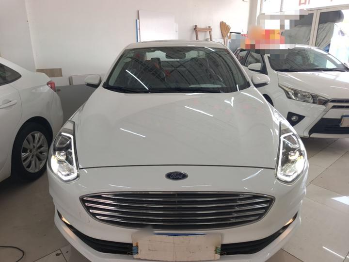 Escort 2019 Facelift 1.5L AT China VI photo 2