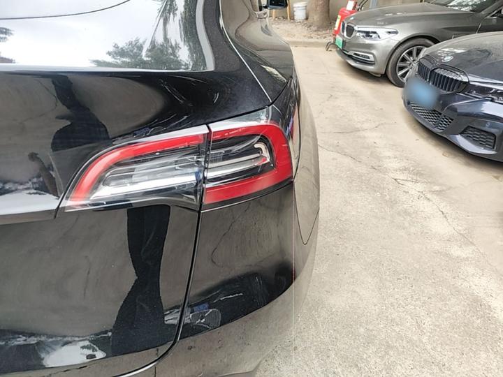 Model Y 2022 RWD photo 7