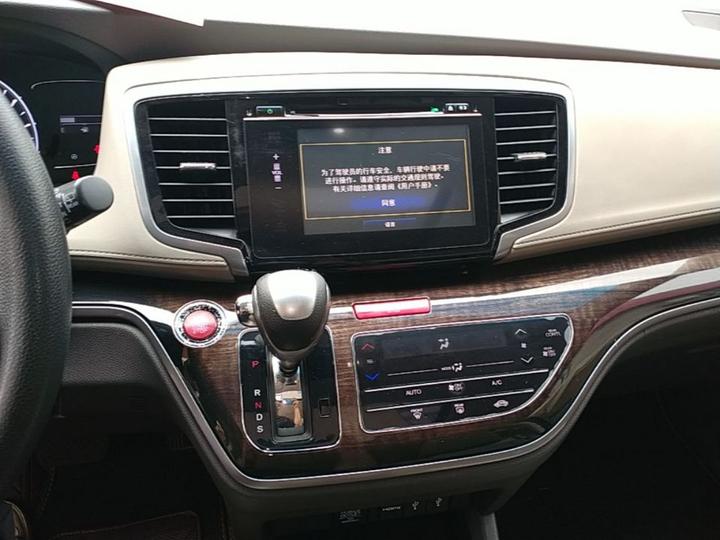 Odyssey 2015 Facelift 2.4L Luxury photo 8