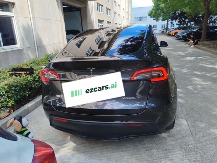 Model Y 2024 Long Range AWD photo 3