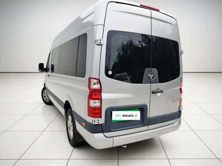 View 2024 2.8T MT Long Wheelbase 5/6/7/9-Seater photo 4