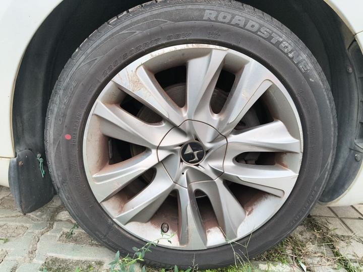 5 2013 1.6T Luxury THP160 photo 8