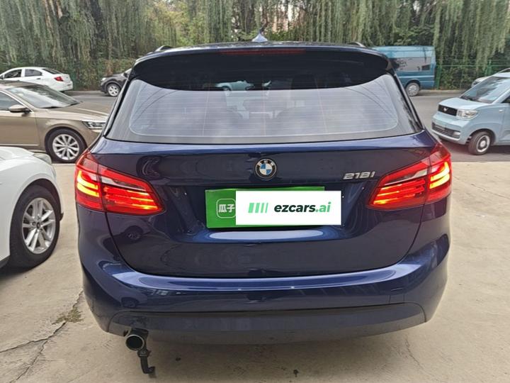 2 Series Wagon 2016 218i Sport Design Package photo 5