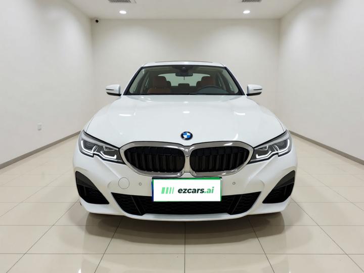 3 Series 2022 325i M Sport Package photo 2