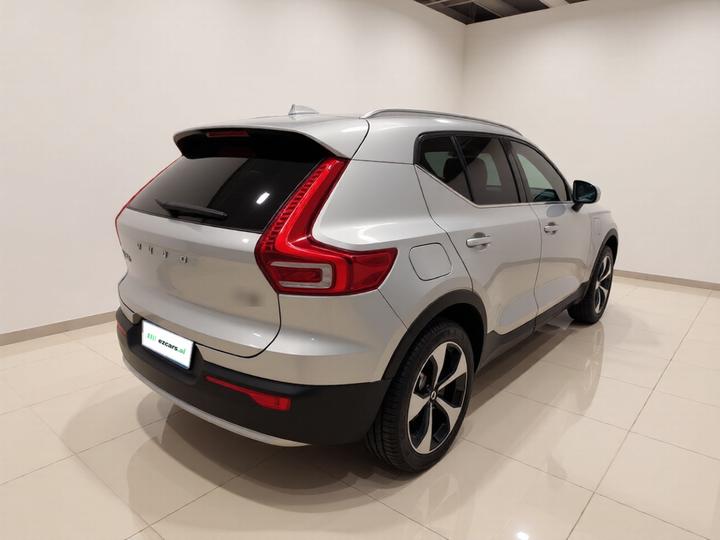 XC40 2023 B4 AWD Luxury photo 6