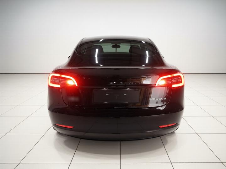 Model 3 2022 RWD photo 5