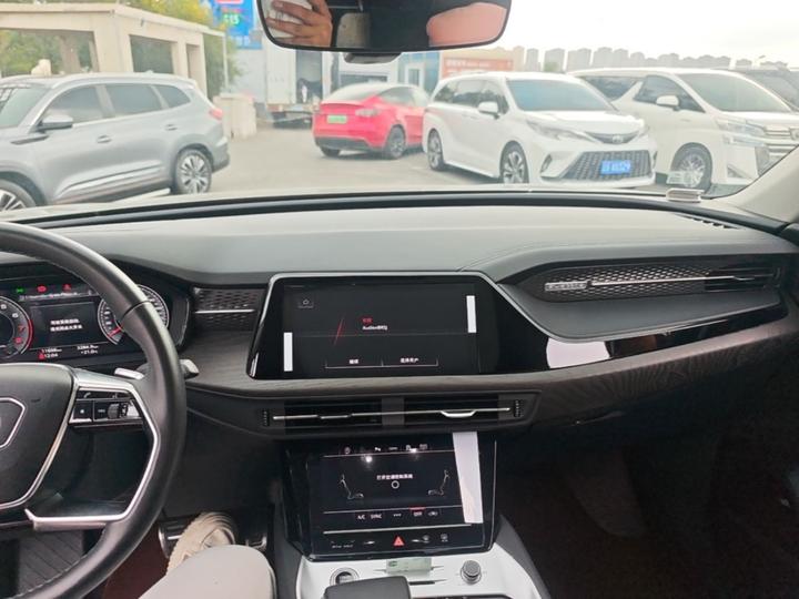 Q6 2024 40 TFSI quattro 7-Seater photo 5