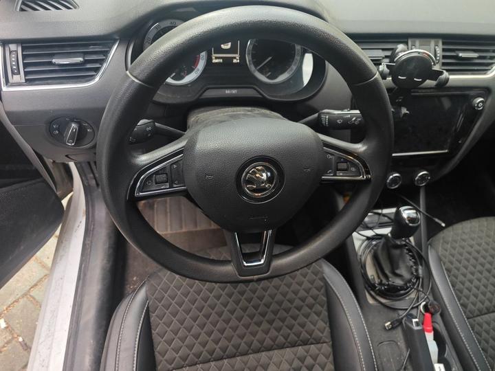 Octavia 2019 1.5L AT Luxury photo 3