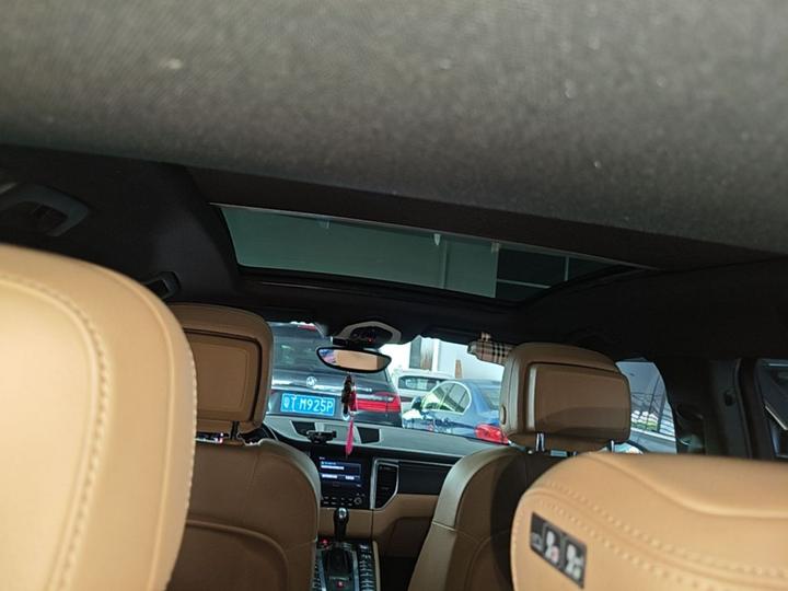 2017 Macan 2.0T photo 7