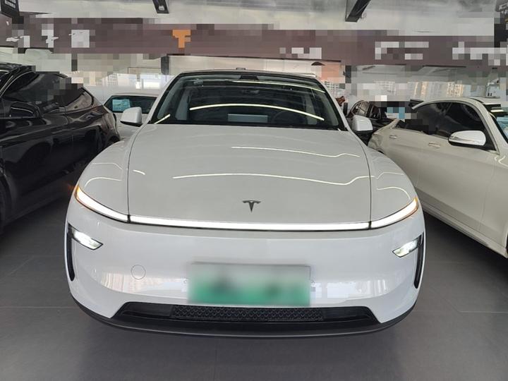 Model Y 2025 RWD photo 2