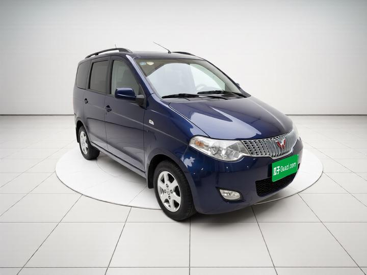 Wuling Hongguang 2014 1.5L Standard photo 3