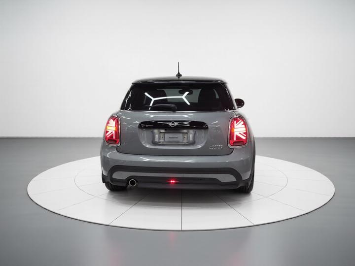 2022 Facelift 1.5T COOPER Classic photo 3